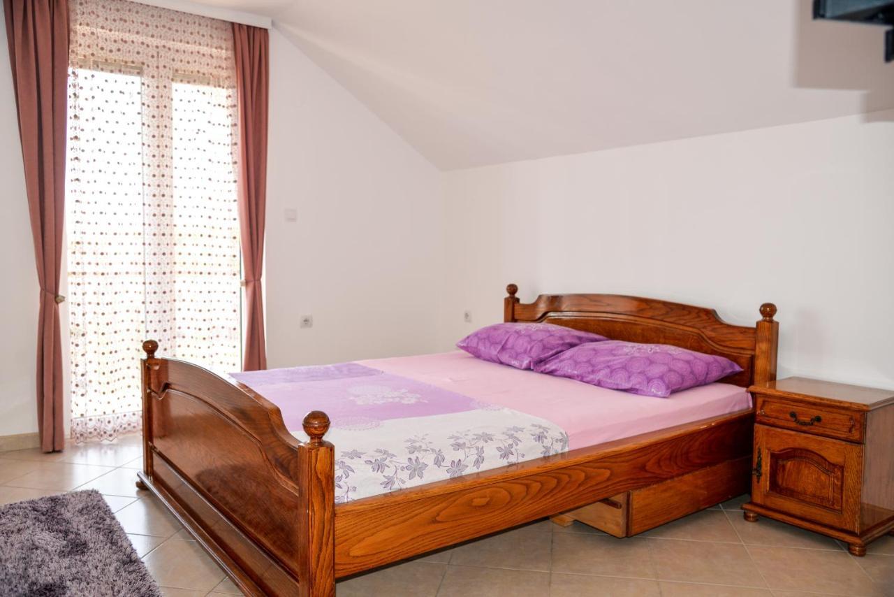 Guest House Ivana Tivat Exterior photo