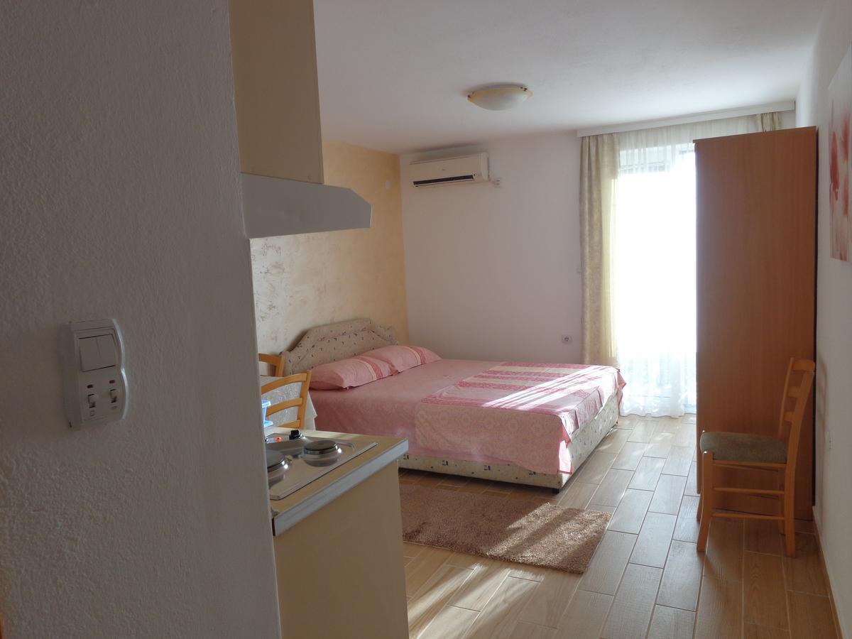 Guest House Ivana Tivat Exterior photo